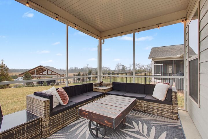 Property Photo:  1022 Sumner Grv  TN 37174 