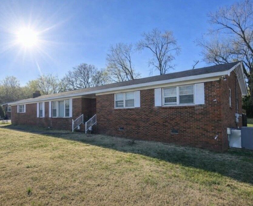 Property Photo:  1307 Carroll Dr  TN 38478 