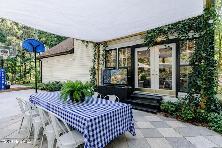 Property Photo:  103 Cobblestone Court  NC 27376 