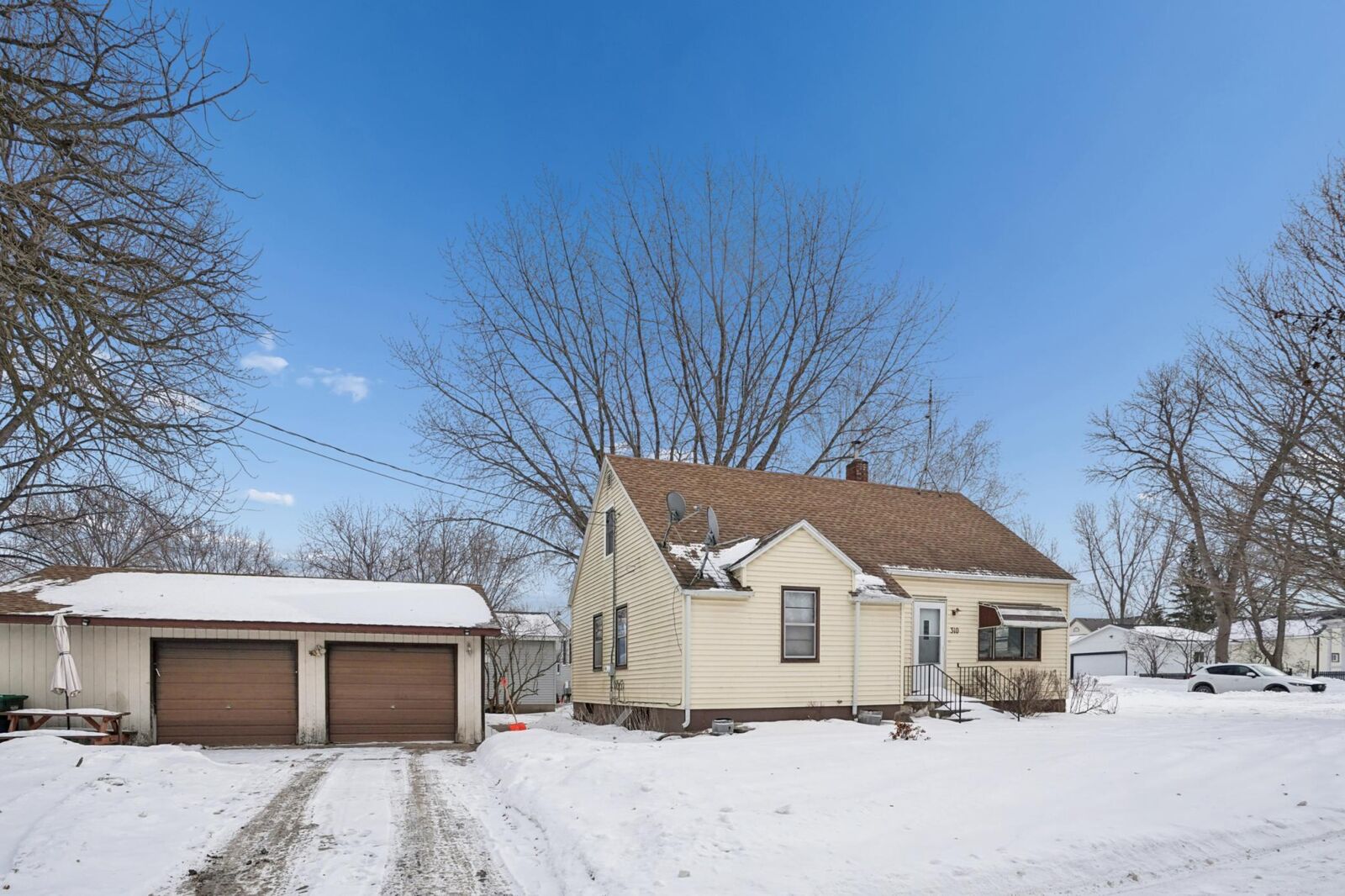 Property Photo:  310 6th Street  MN 56307 