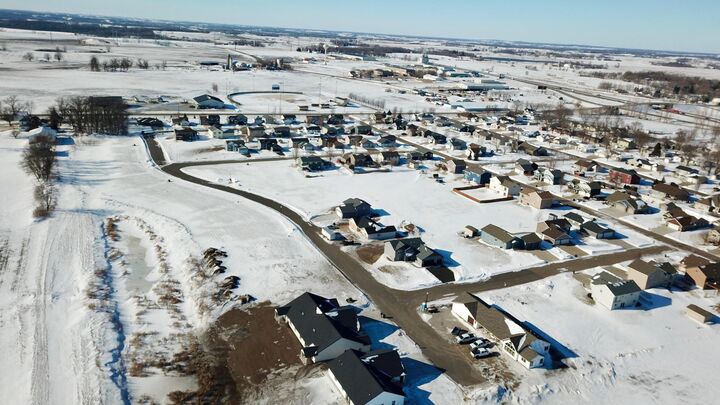 Property Photo: 1017 E 3rd Avenue SE MN 56336