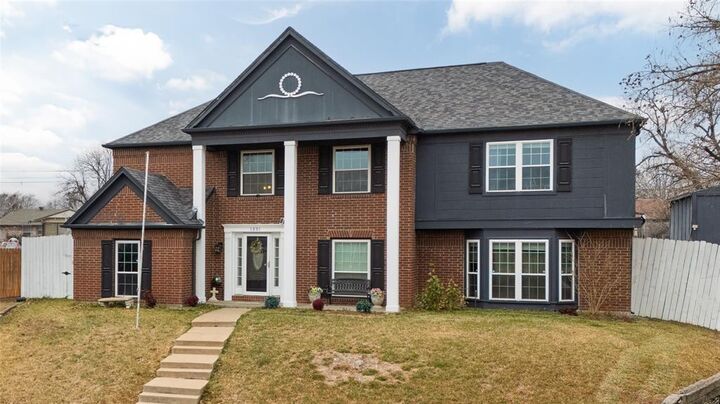 Property Photo:  1201 Brittainy Place  TX 75006 