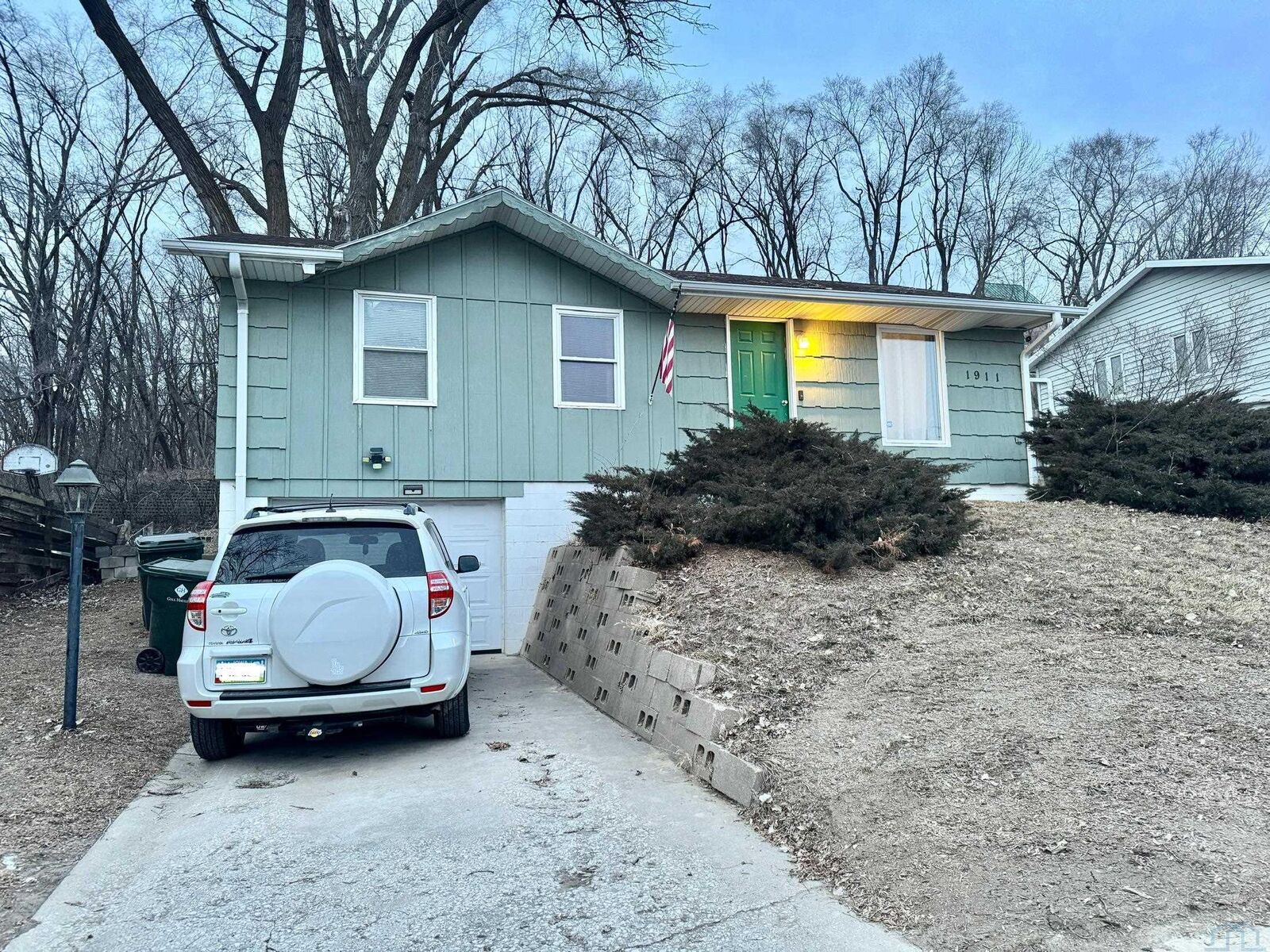 Property Photo:  1911 W 25th St.  IA 51103 