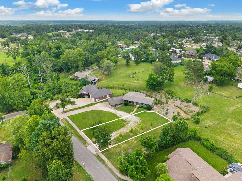 Property Photo:  Lot 7 NW D Street  AR 72712 