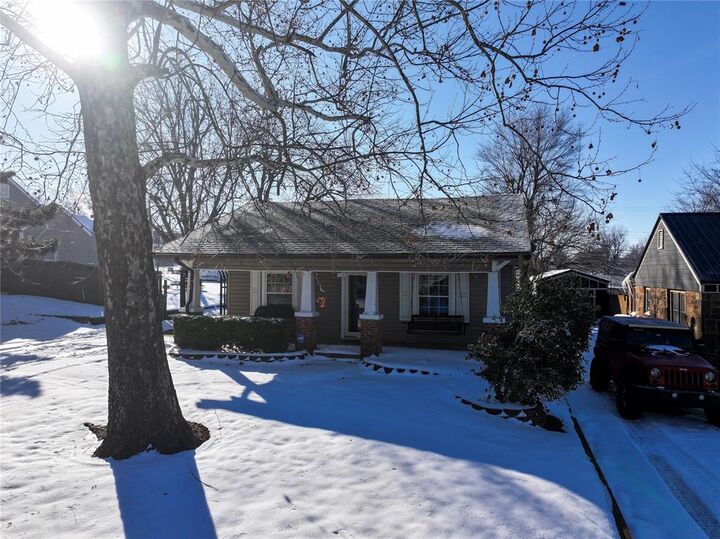 Property Photo: 930 Maple Street OK 73099