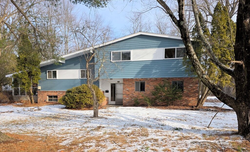 Property Photo:  225 West Plain Street  MA 01778 