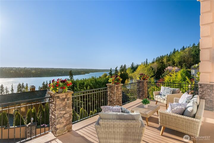 Property Photo:  20619 NE 16th Street  WA 98074 