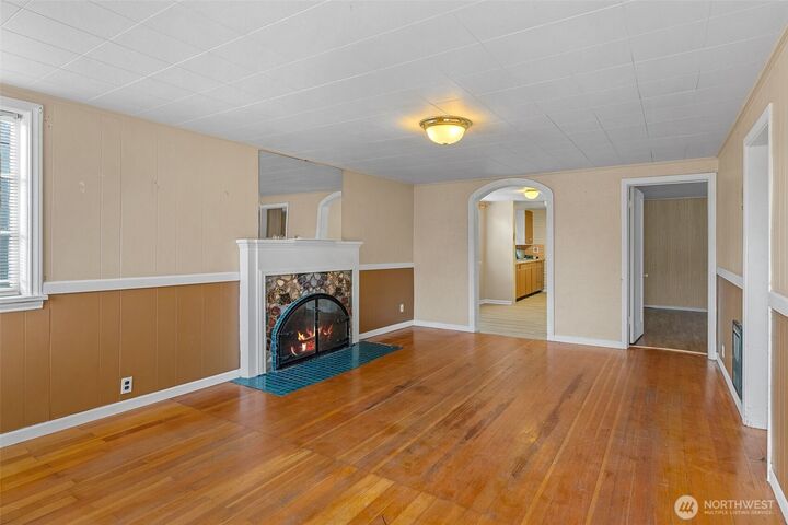 Property Photo: 409 Wells Avenue N WA 98057