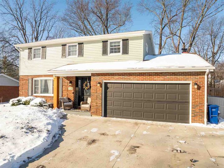 Property Photo:  2220 Parkdale Drive  IN 47374 