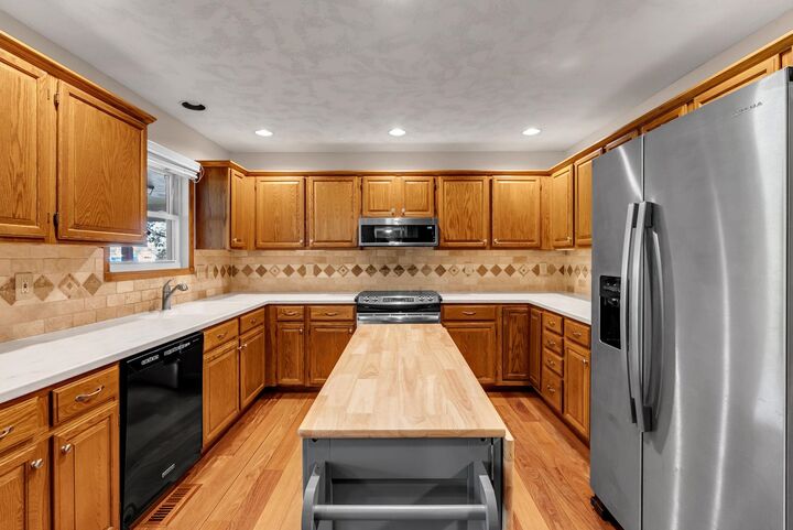 Property Photo: 2331 N Ridge Club Cir KS 67205