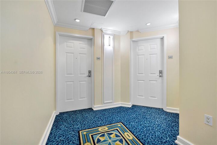 Property Photo:  1819 SE 17th St 604  FL 33316 