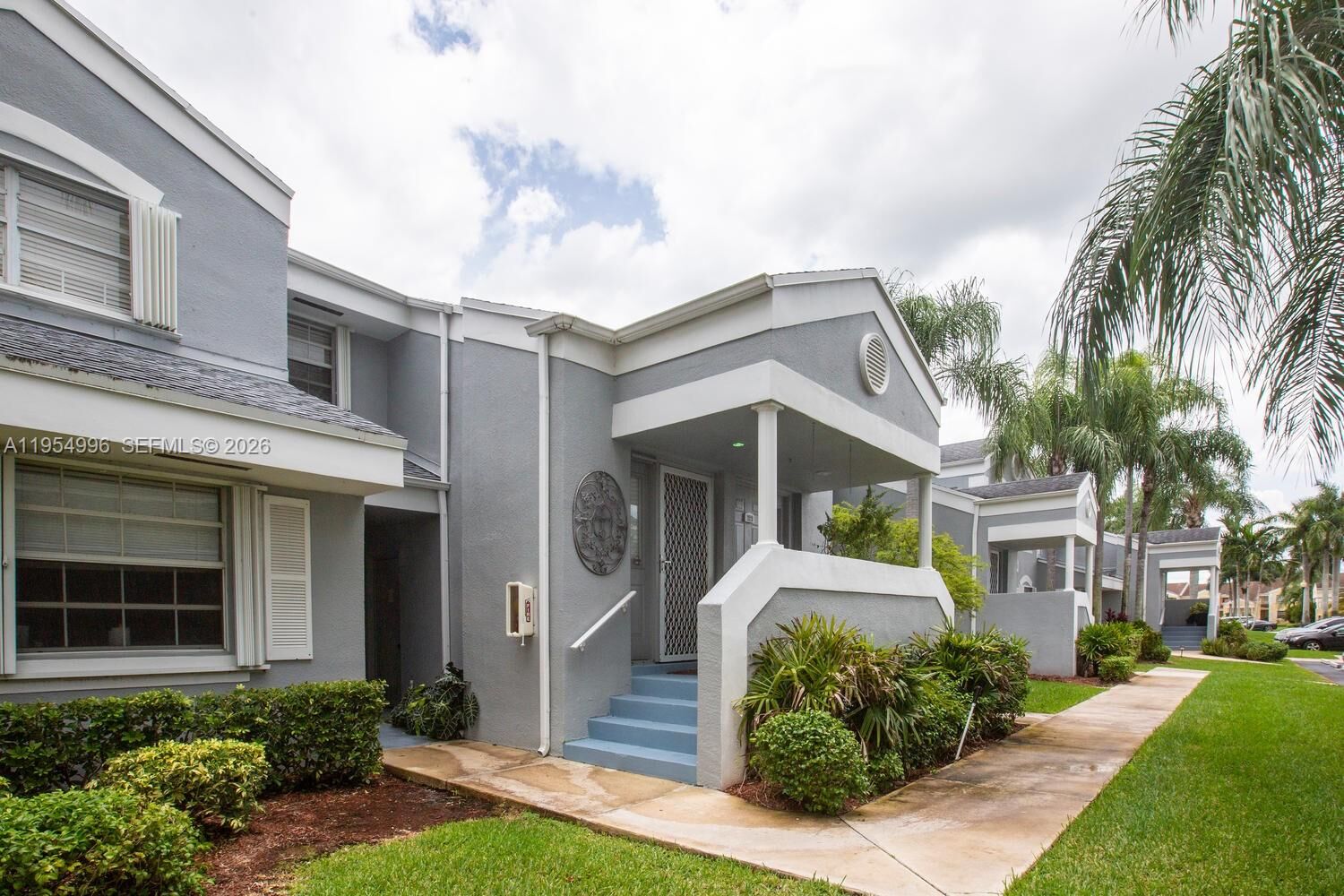 Property Photo:  2018 SE 27th Dr 201-C  FL 33035 