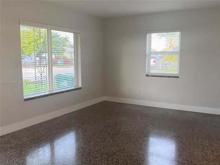 Property Photo:  9435 SW 39th St 9435  FL 33165 