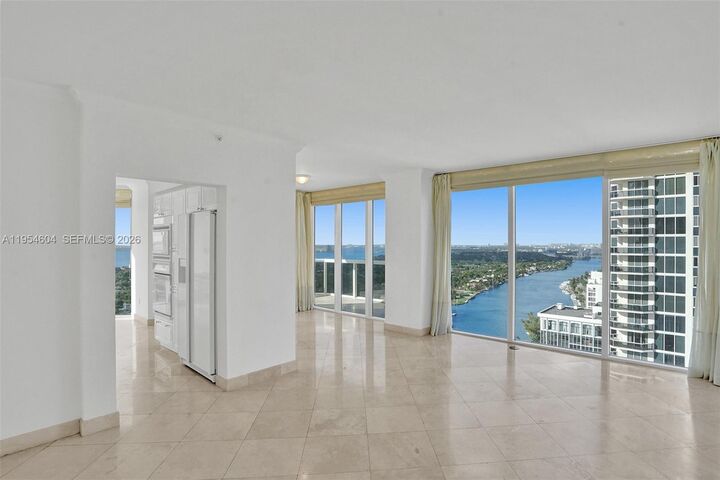 Property Photo:  4775 Collins Ave 3007  FL 33140 