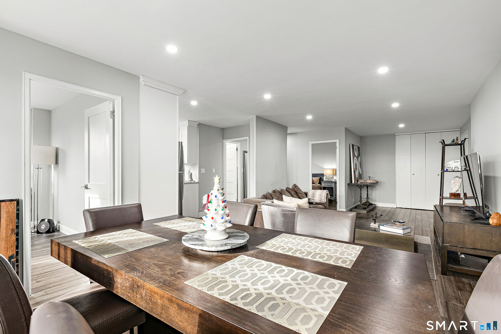 Property Photo: 444 Bedford Street Apt 8F CT 06901