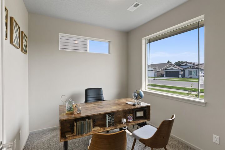 Property Photo: 503 N Arc Ct WA 99016