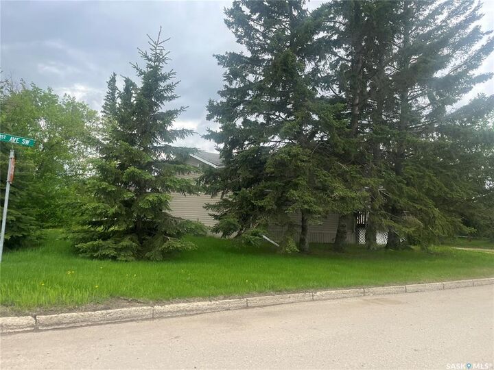 Property Photo:  100 1st Avenue SW  SK S0A 4J0 