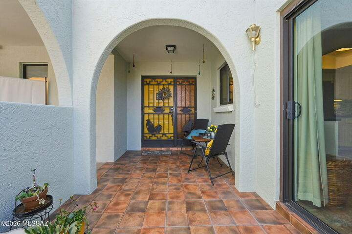 Property Photo:  1340 N Placita Parasol  AZ 85614 