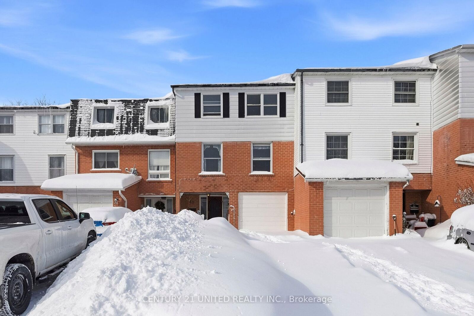 Property Photo:  20 Kelly Crescent  ON L1A 3Z5 