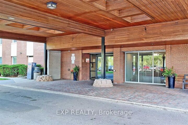 Property Photo: 1660 Bloor Street 208 ON L4X 1R9