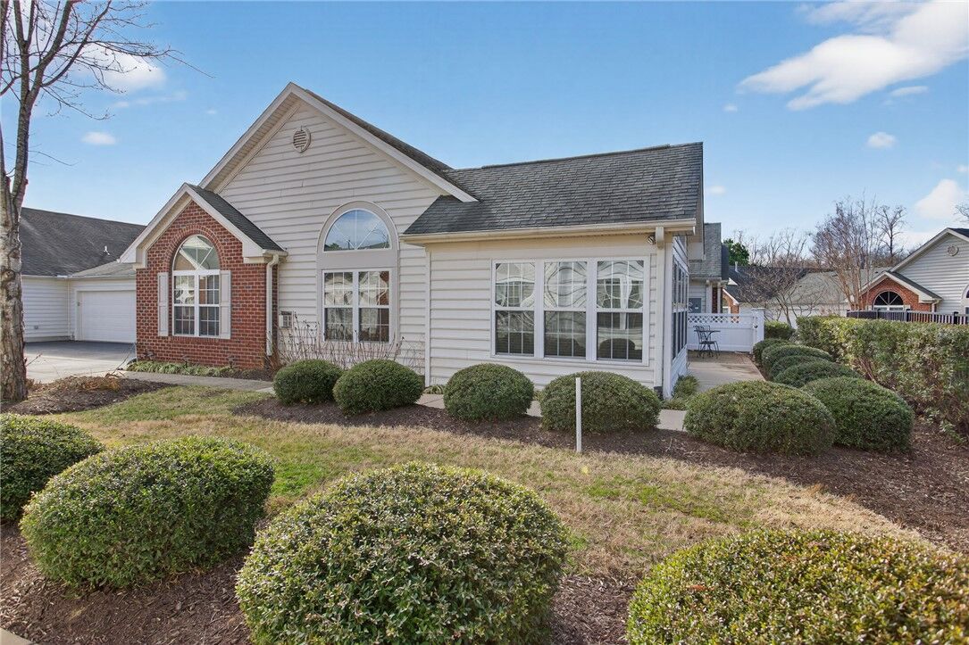 Property Photo: 4330 Creek View VA 23188