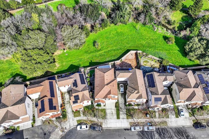 Property Photo: 652 Greentree Circle CA 94534