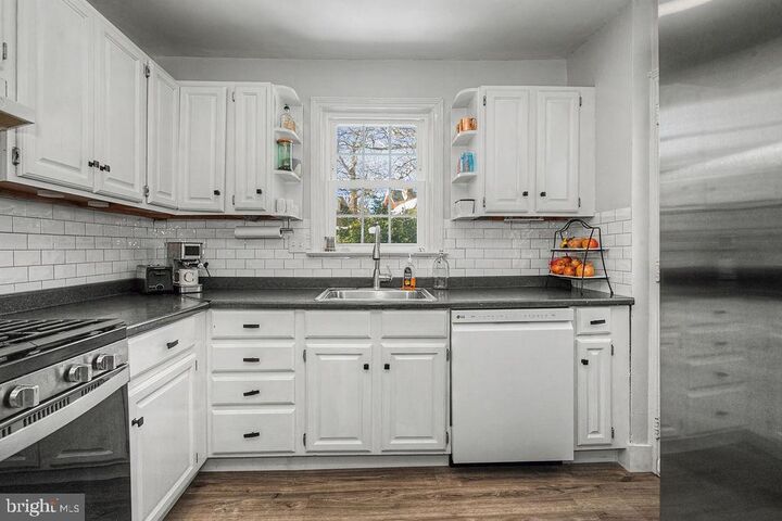 Property Photo:  211 Atkins Avenue  DE 19805 