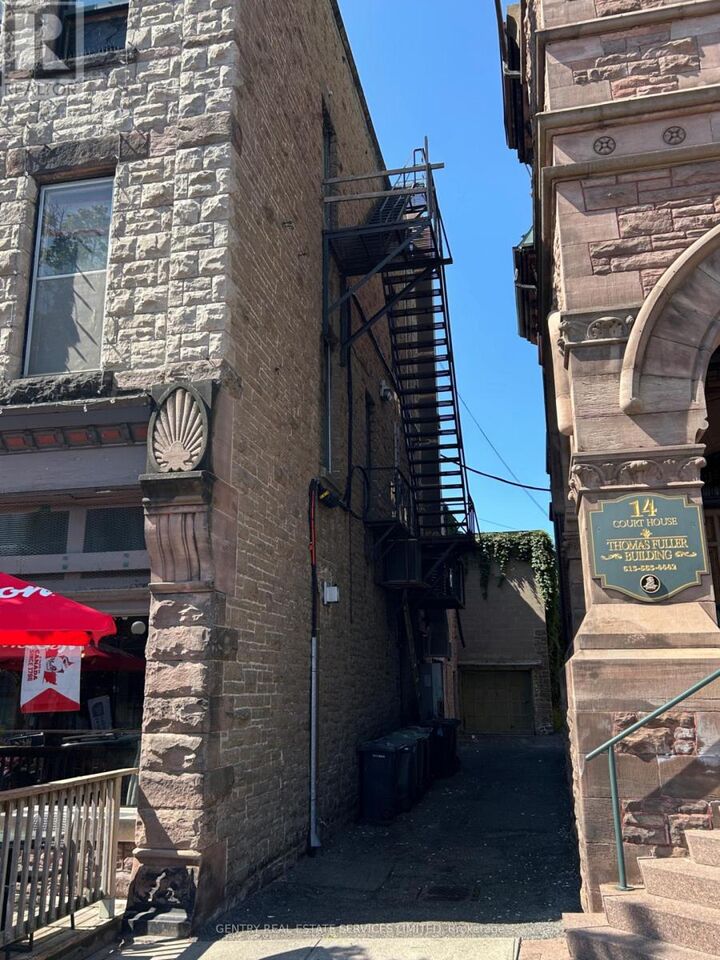 Property Photo:  2-4 Court House Avenue  ON K6V 4T1 