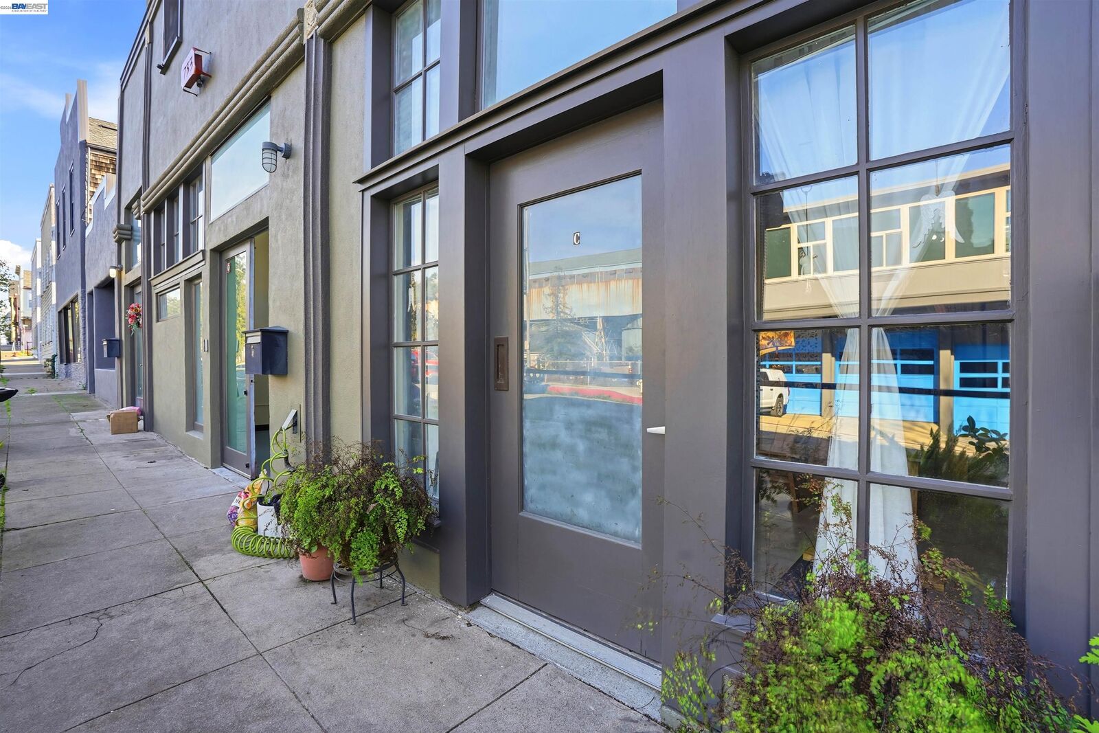 Property Photo:  733 Loring Ave  CA 94525 