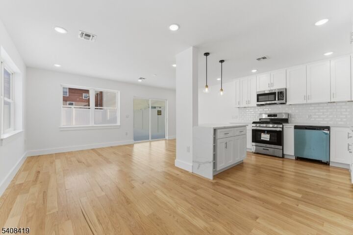 Property Photo:  918 Bower St  NJ 07036 