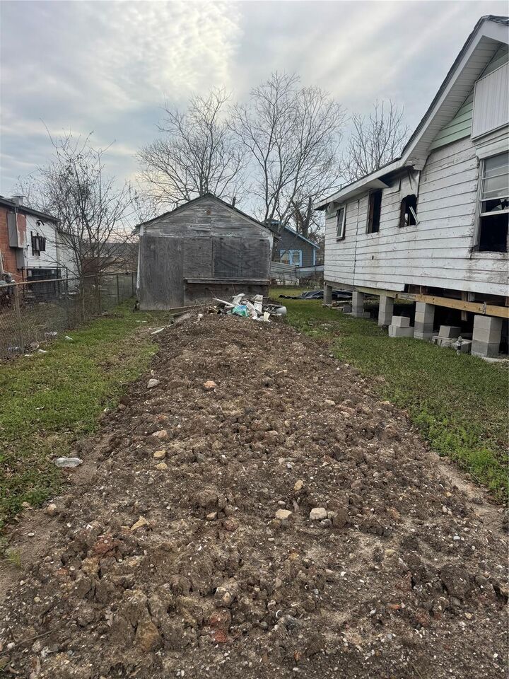 Property Photo:  3926 Sayers Street  TX 77026 