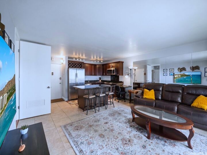 Property Photo:  2140 Kuhio Avenue 2105  HI 96815 