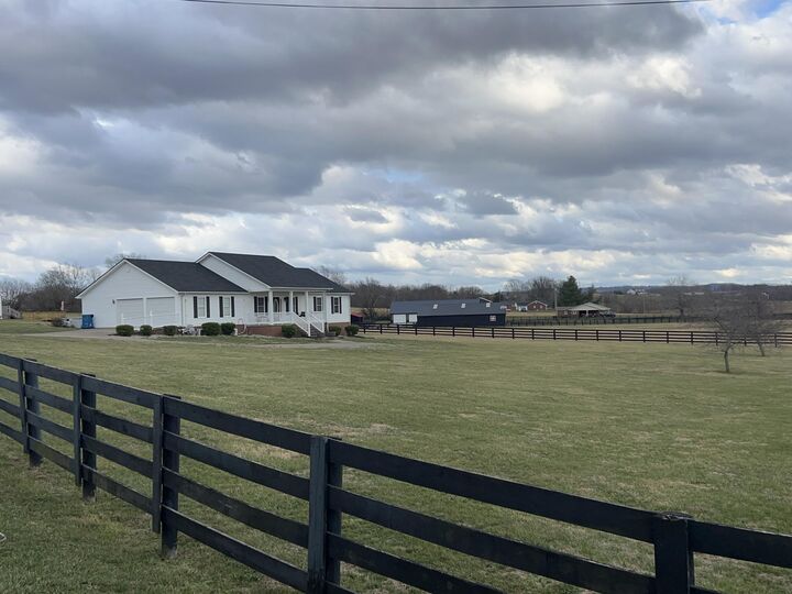 Property Photo:  104 Stewart Street  KY 40468 