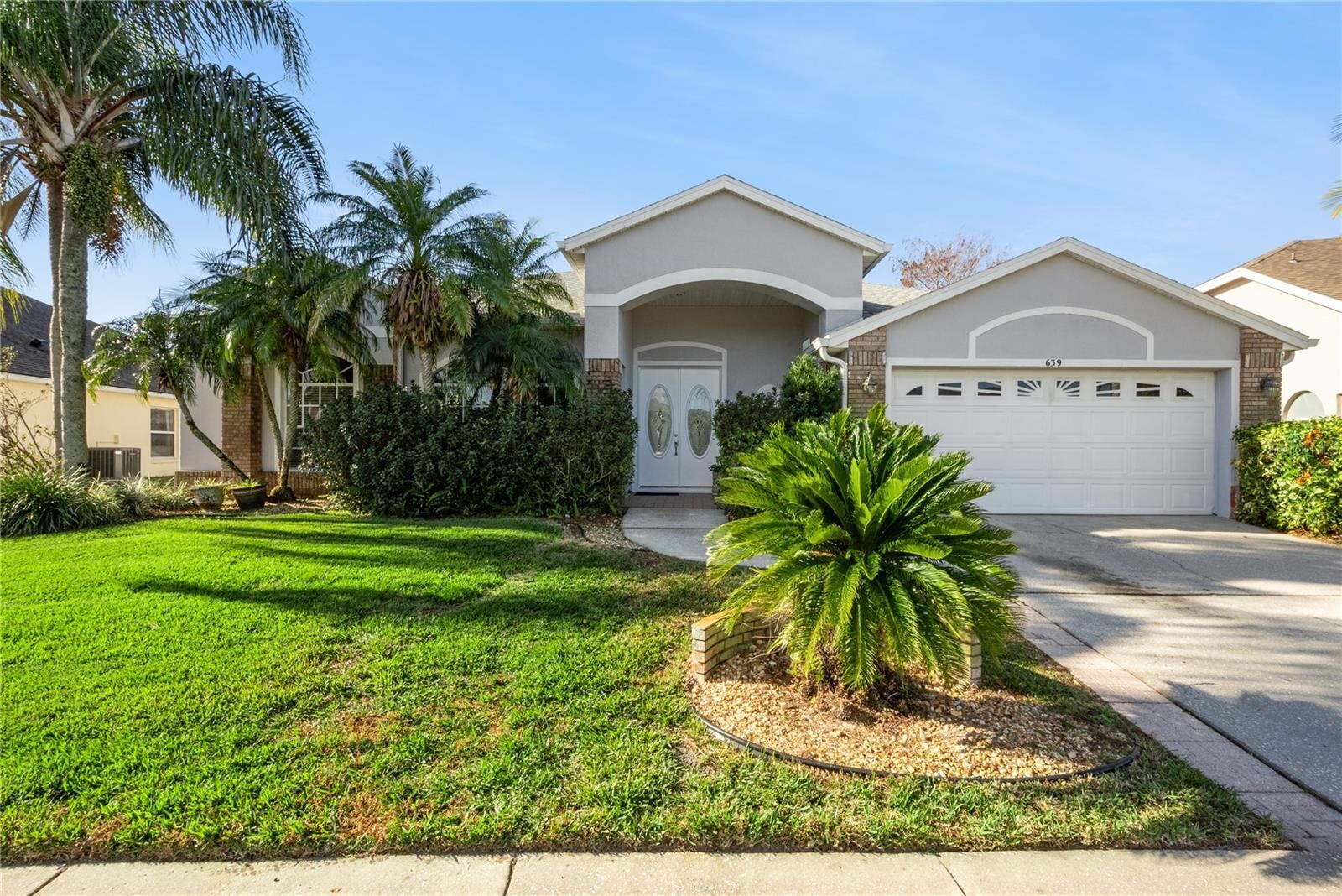 Property Photo: 639 Lakehaven Circle FL 32828