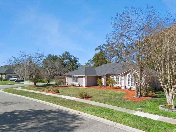 Property Photo:  692 Rochester Street  FL 32765 