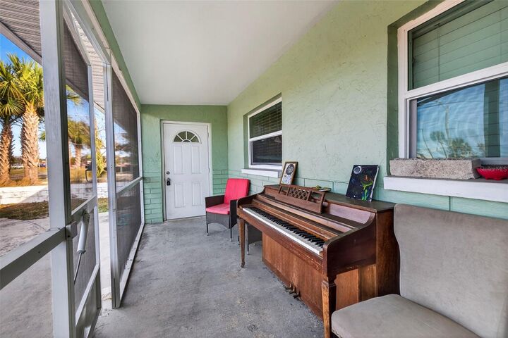 Property Photo:  1142 62nd Avenue N  FL 33702 