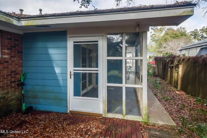 Property Photo:  1213 27th Street  MS 39501 