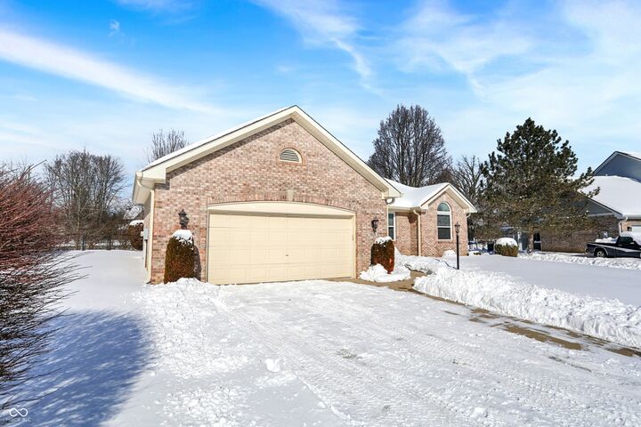 Property Photo: 7929 Meadow Bend Circle IN 46259