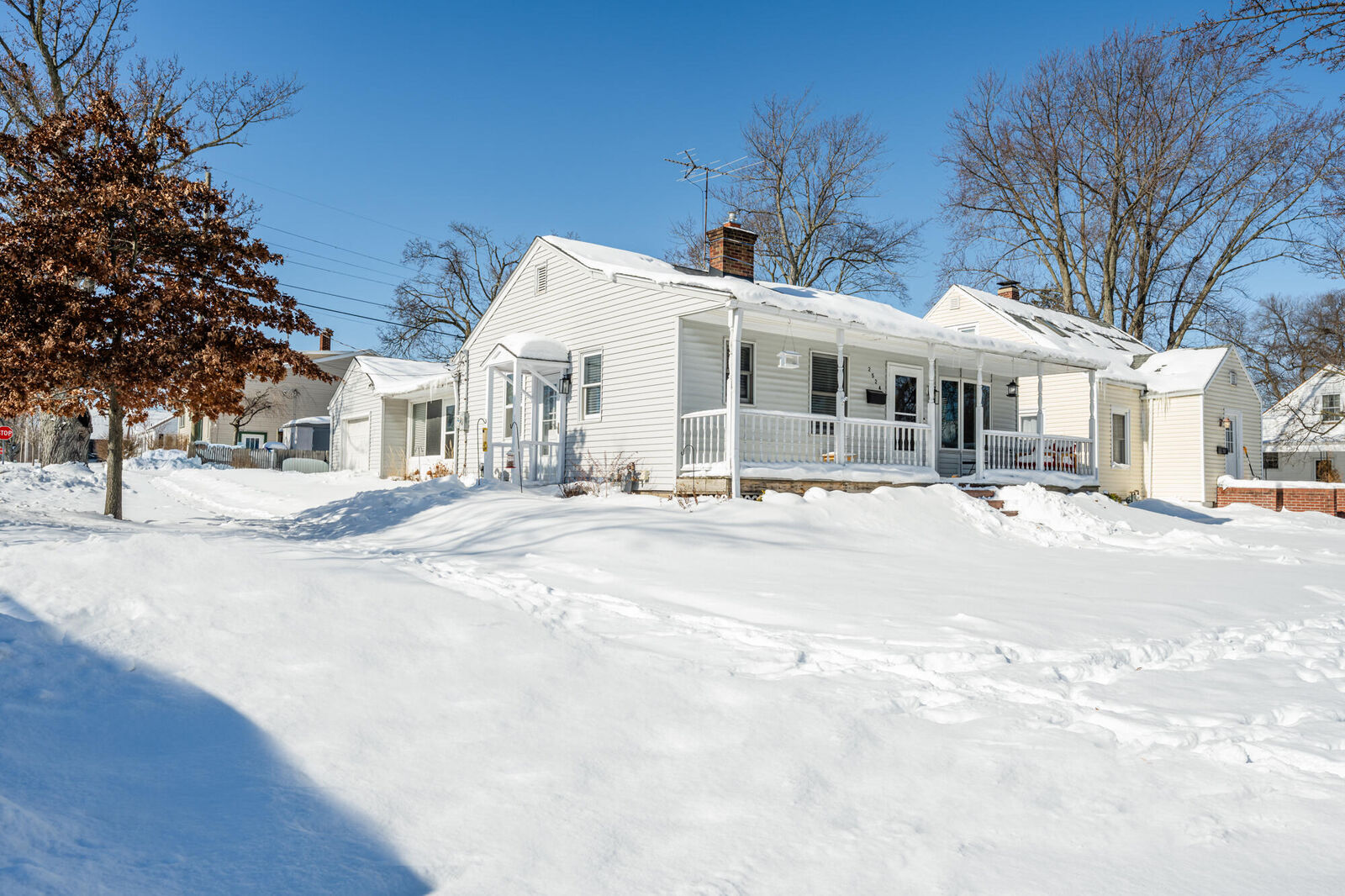 Property Photo: 2524 Morton Avenue MI 49085