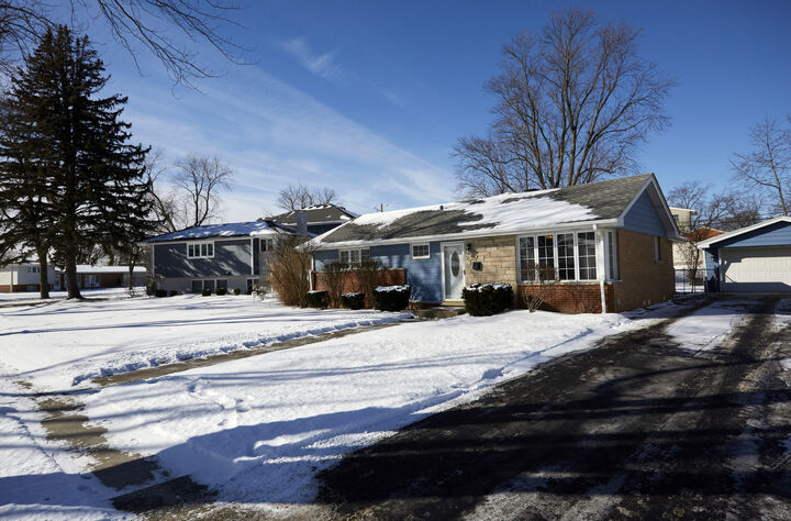 Property Photo: 3N264 N Howard Avenue IL 60126