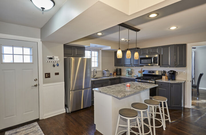 Property Photo:  3N264 N Howard Avenue  IL 60126 