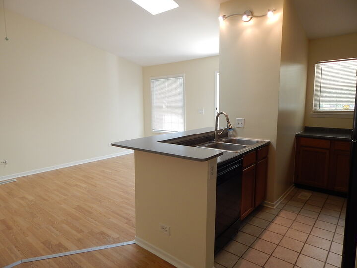 Property Photo:  727 Nantucket Way  IL 60042 