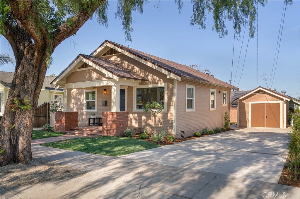 Property Photo:  4245 E 6th  CA 90814 