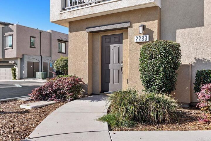 Property Photo:  2233 Solara Lane  CA 92081 