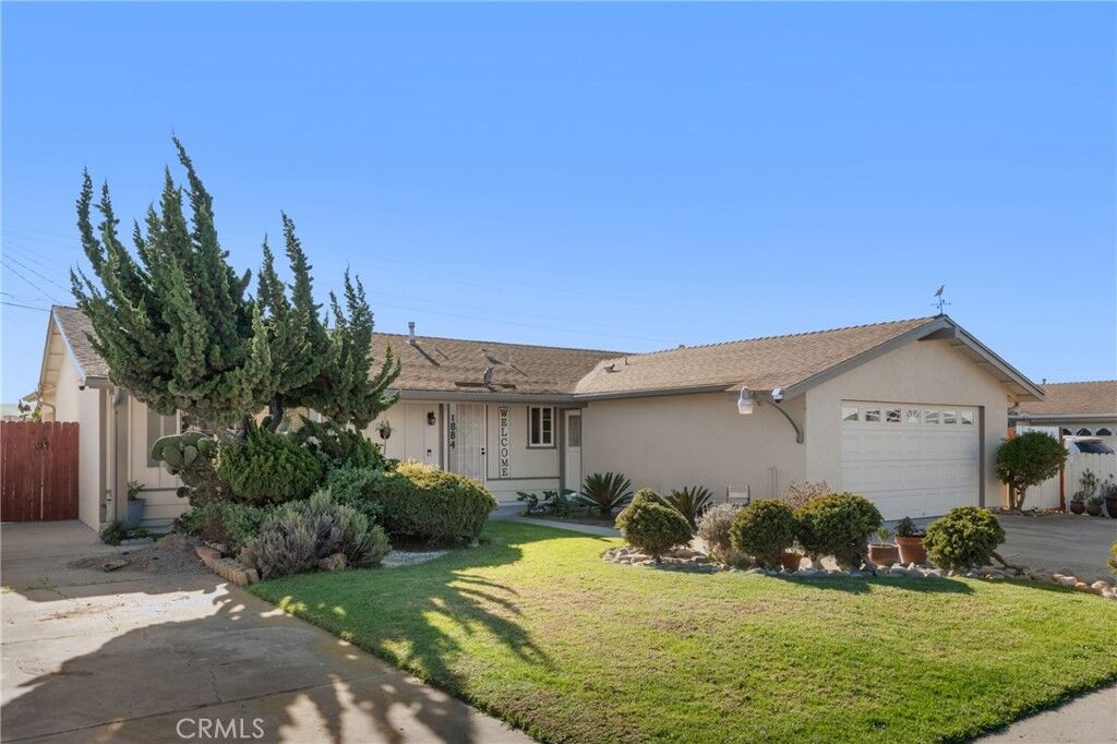 Property Photo:  1884 Teakwood  CA 93455 