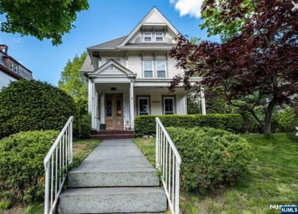 Property Photo: 154 Clinton Place 2 NJ 07601