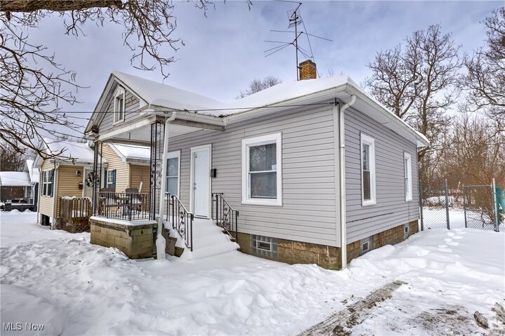 Property Photo:  100 Gordon Street  OH 44420 