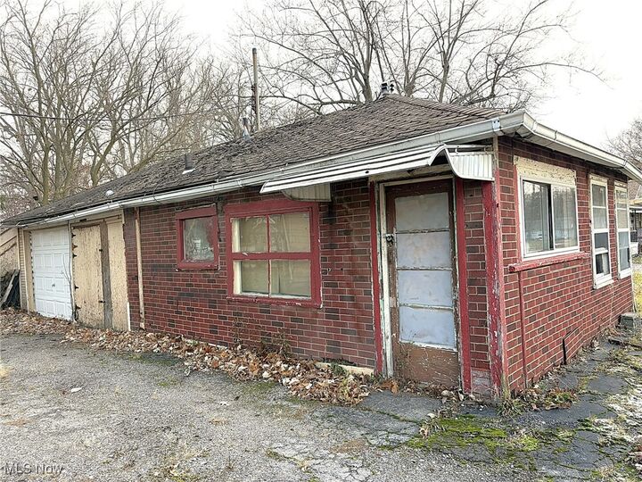 Property Photo: 401 Ewing Avenue OH 45801