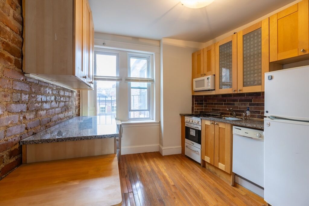 Property Photo:  31 Irving 9  MA 02114 