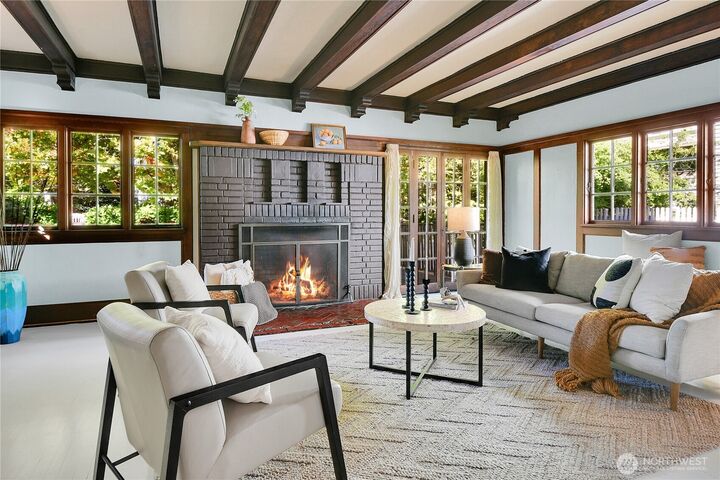 Property Photo: 916 20th Avenue E WA 98112